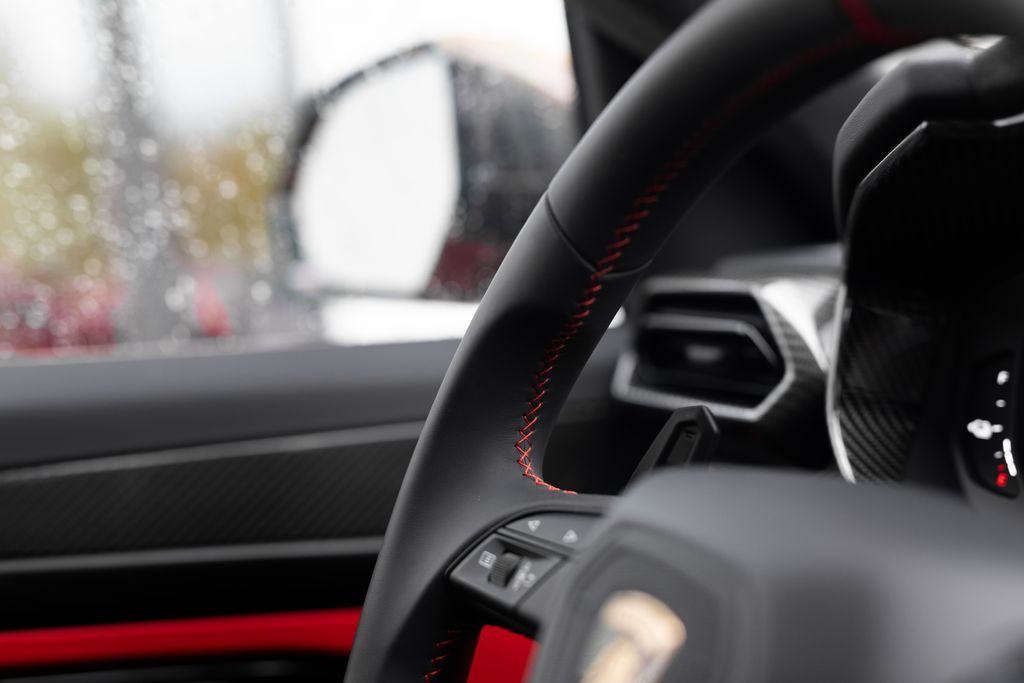 2026 Lamborghini Urus SE - Photo 34