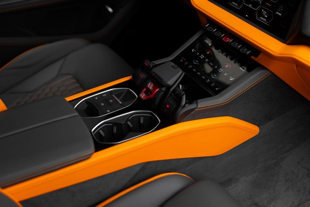 2025 Lamborghini Urus SE - Photo 28