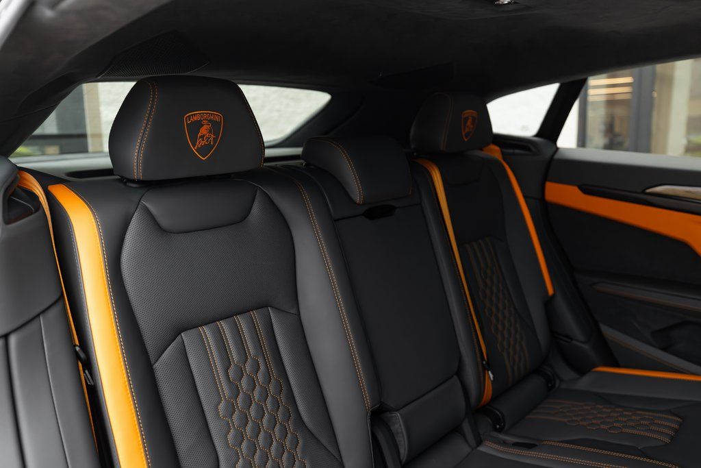 2025 Lamborghini Urus SE - Photo 29