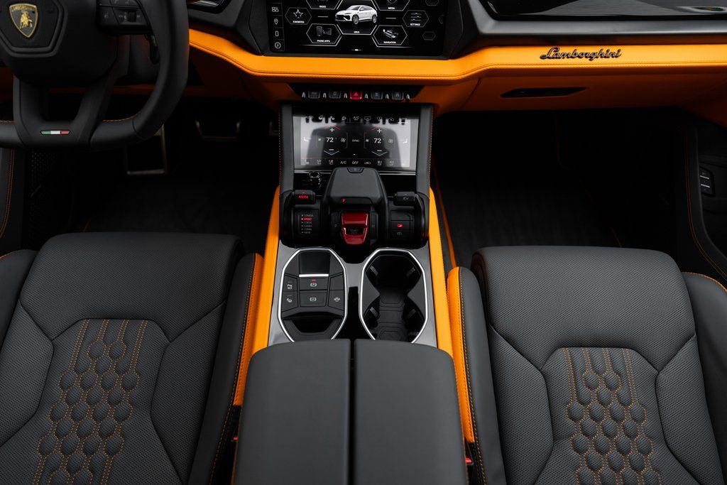 2025 Lamborghini Urus SE - Photo 44
