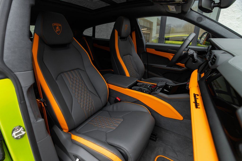 2025 Lamborghini Urus SE - Photo 22