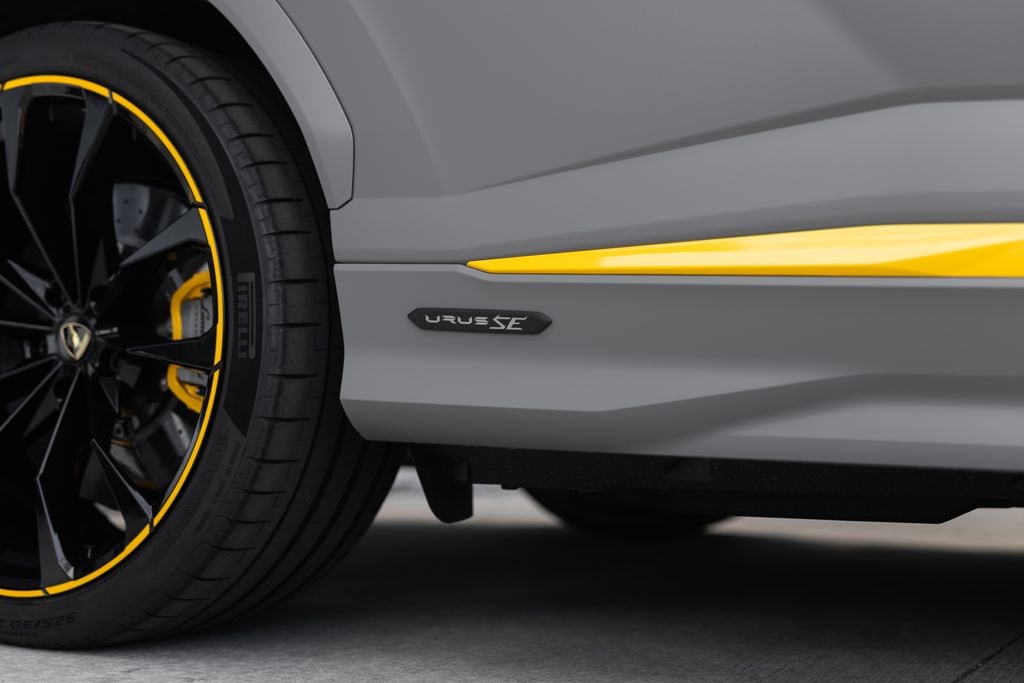 2026 Lamborghini Urus SE - Photo 12