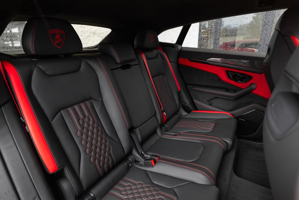 2026 Lamborghini Urus SE - Photo 23