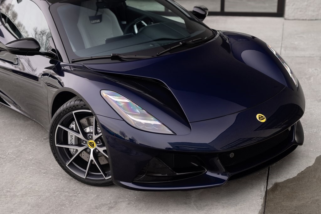 2024 Lotus Emira First Edition photo 3