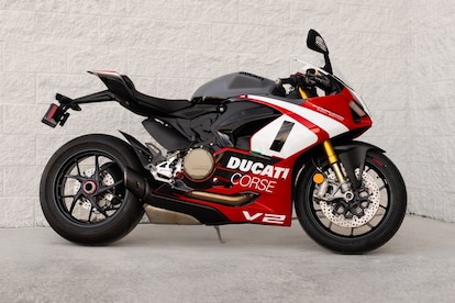 Panigale V2 Ducati Motorcycle Price In Usa Ducati Panigale V2