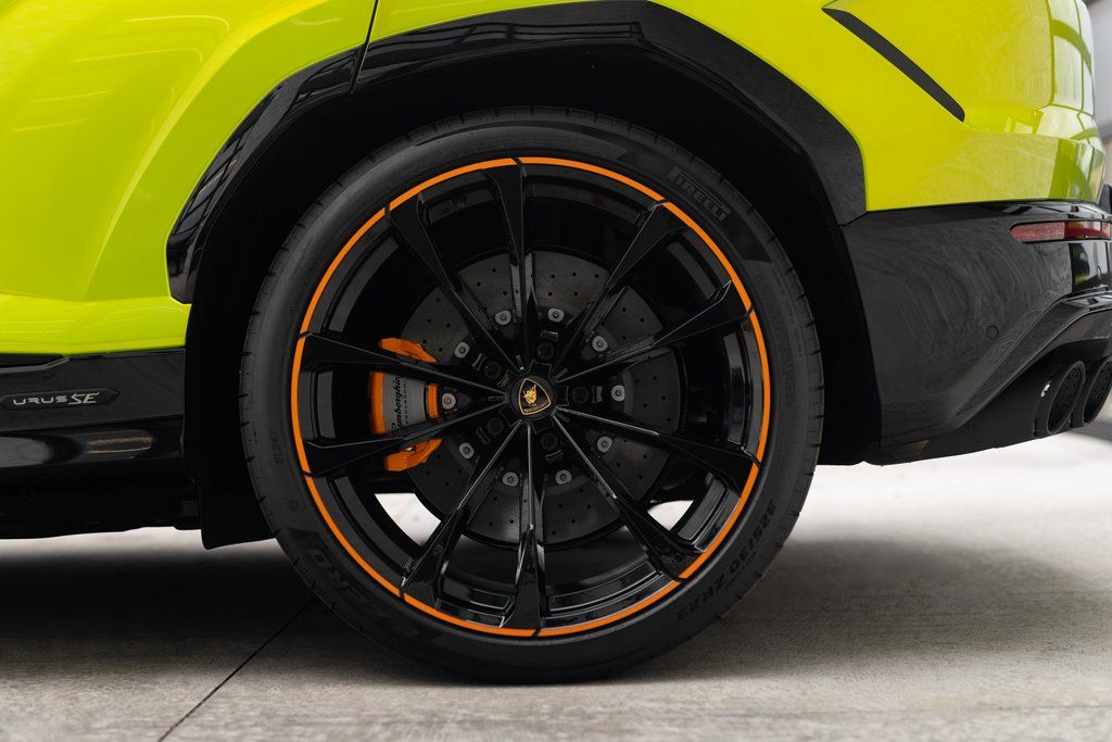 2025 Lamborghini Urus SE - Photo 15