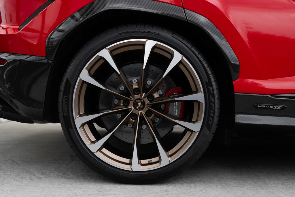 2026 Lamborghini Urus SE - Photo 9