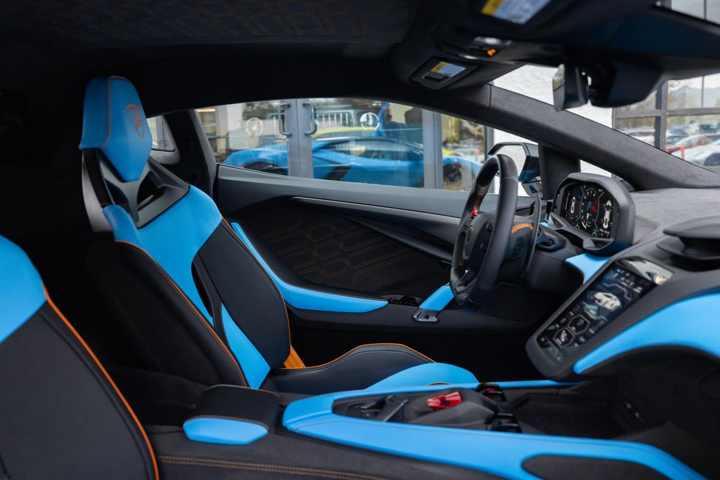 2026 Lamborghini Revuelto Base - Photo 6
