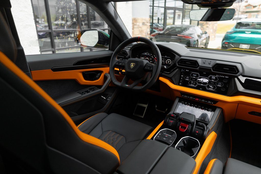 2025 Lamborghini Urus SE - Photo 23