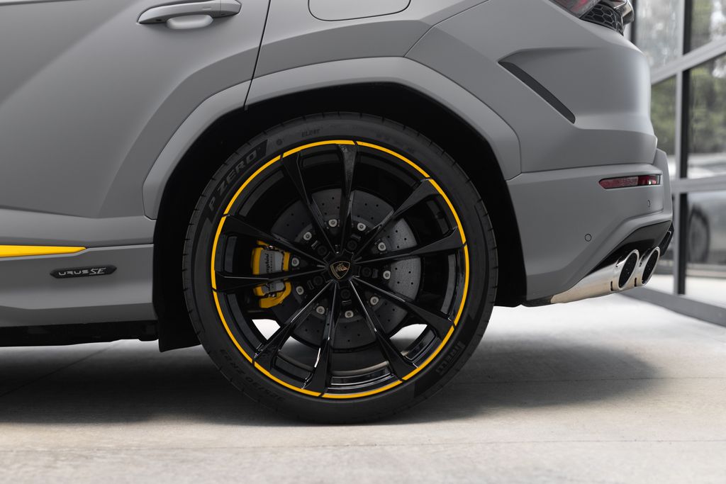 2026 Lamborghini Urus SE - Photo 16