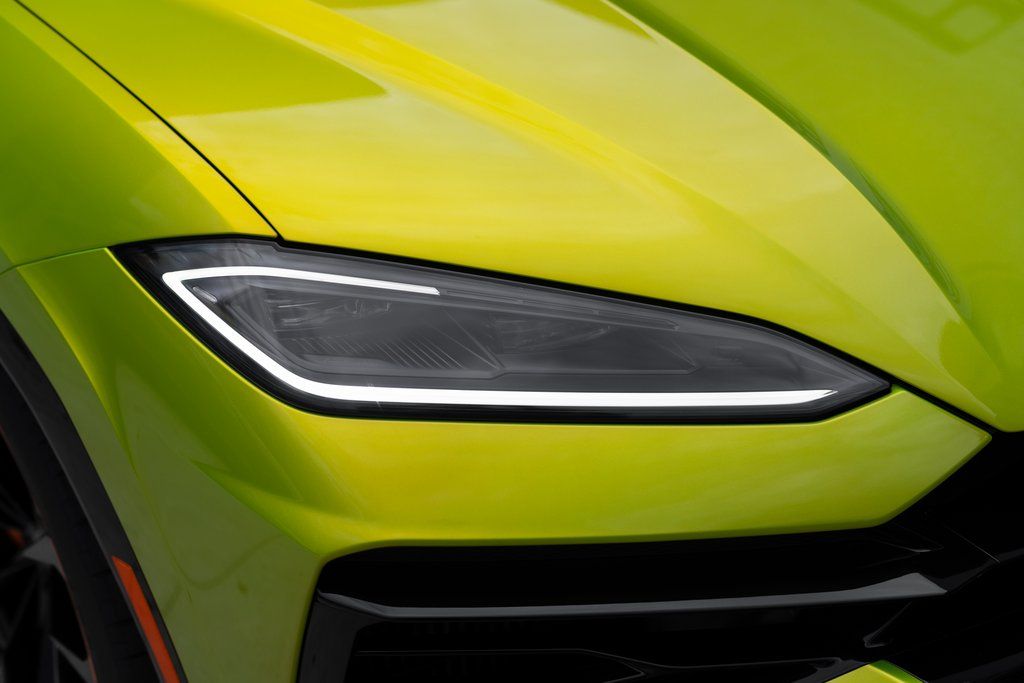 2025 Lamborghini Urus SE - Photo 9