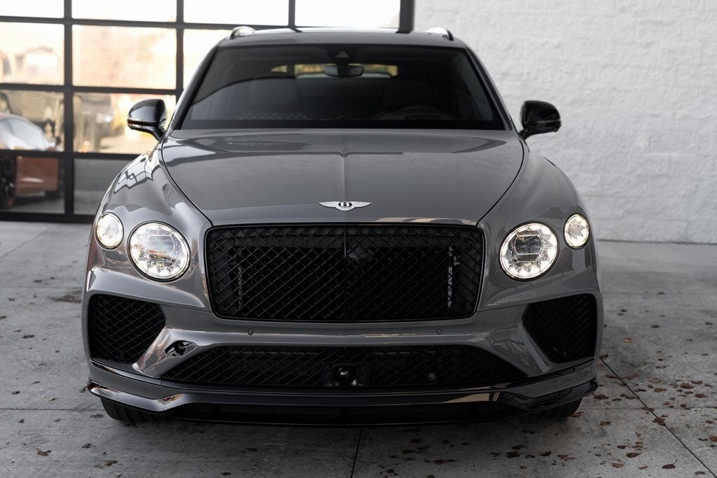 2025 Bentley Bentayga S photo 2