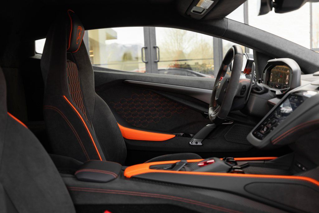 2026 Lamborghini Revuelto Base - Photo 10