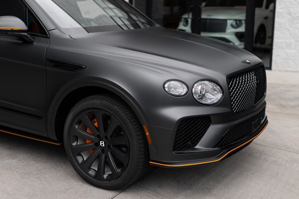 2025 Bentley Bentayga S photo 2