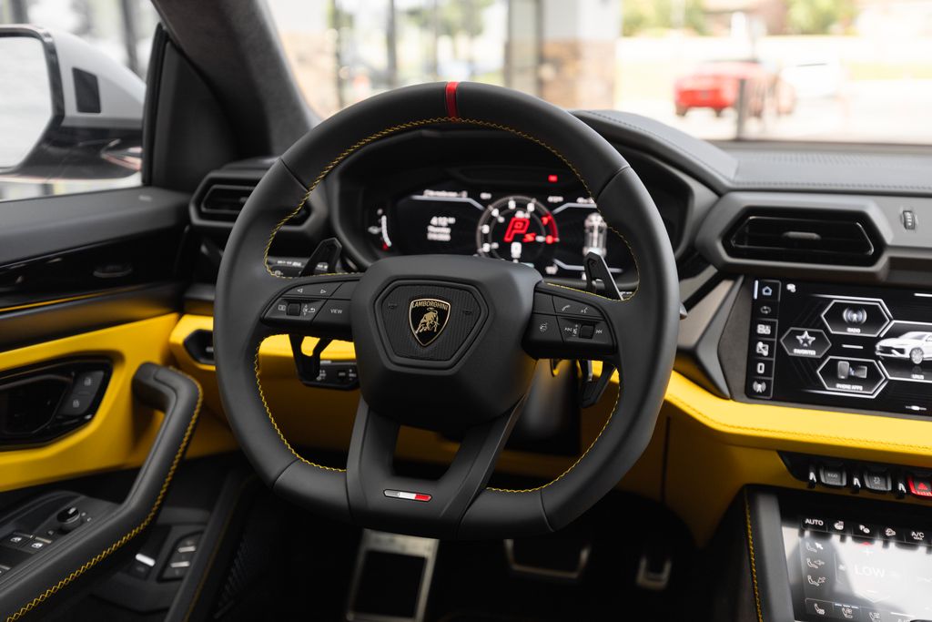 2026 Lamborghini Urus SE - Photo 24