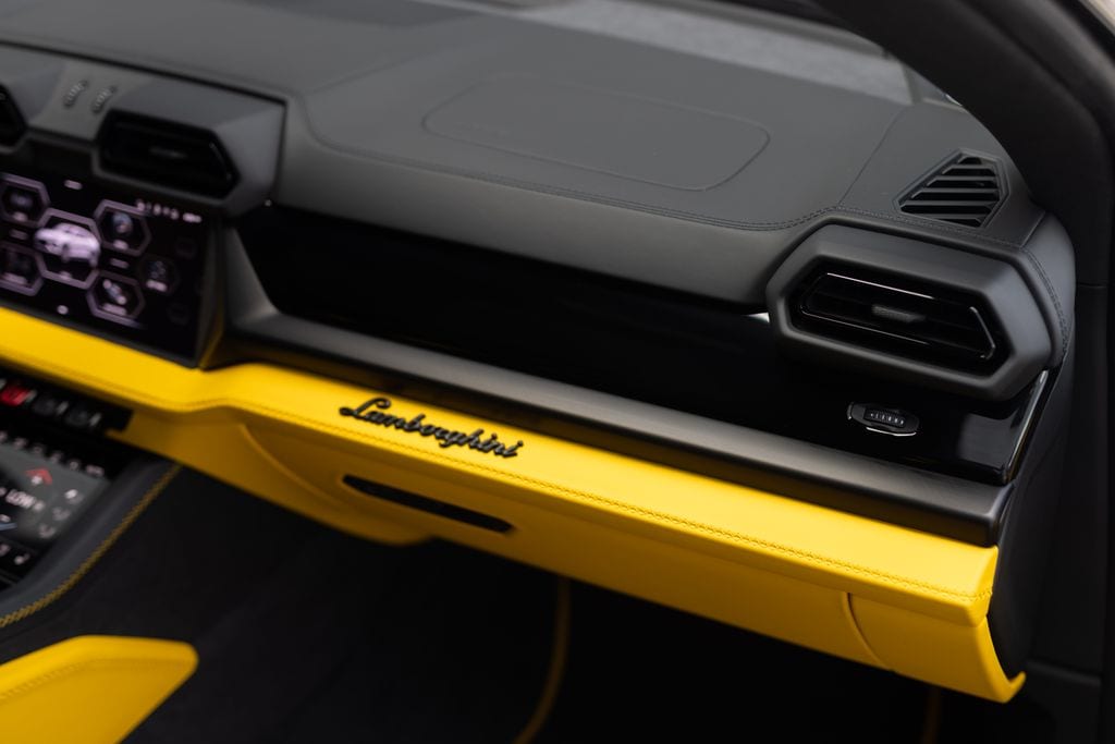 2026 Lamborghini Urus SE - Photo 29