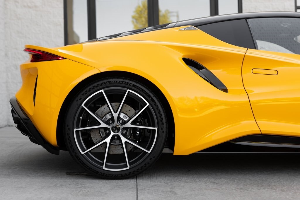 2025 Lotus Emira photo 3