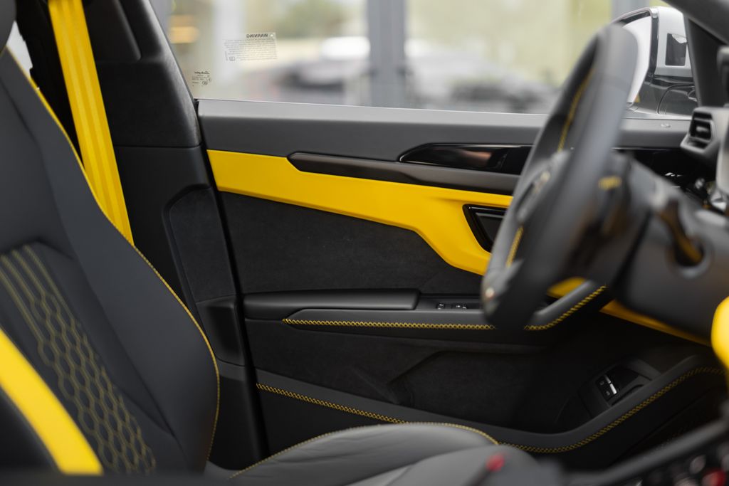 2026 Lamborghini Urus SE - Photo 32