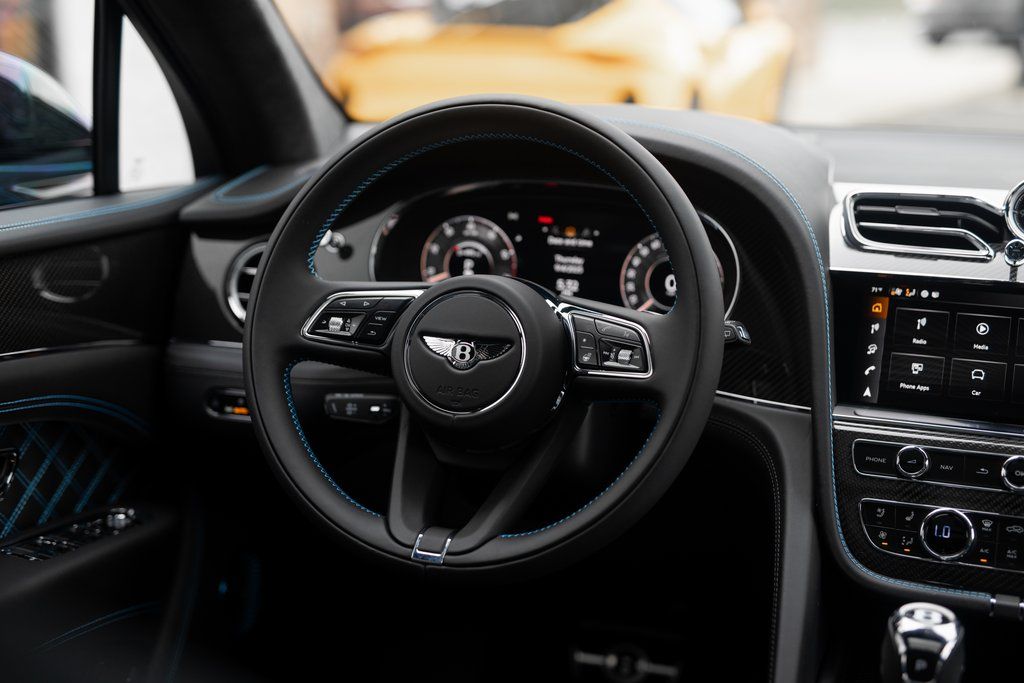 2025 Bentley Bentayga S - Photo 24