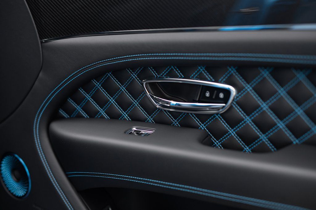 2025 Bentley Bentayga S - Photo 19