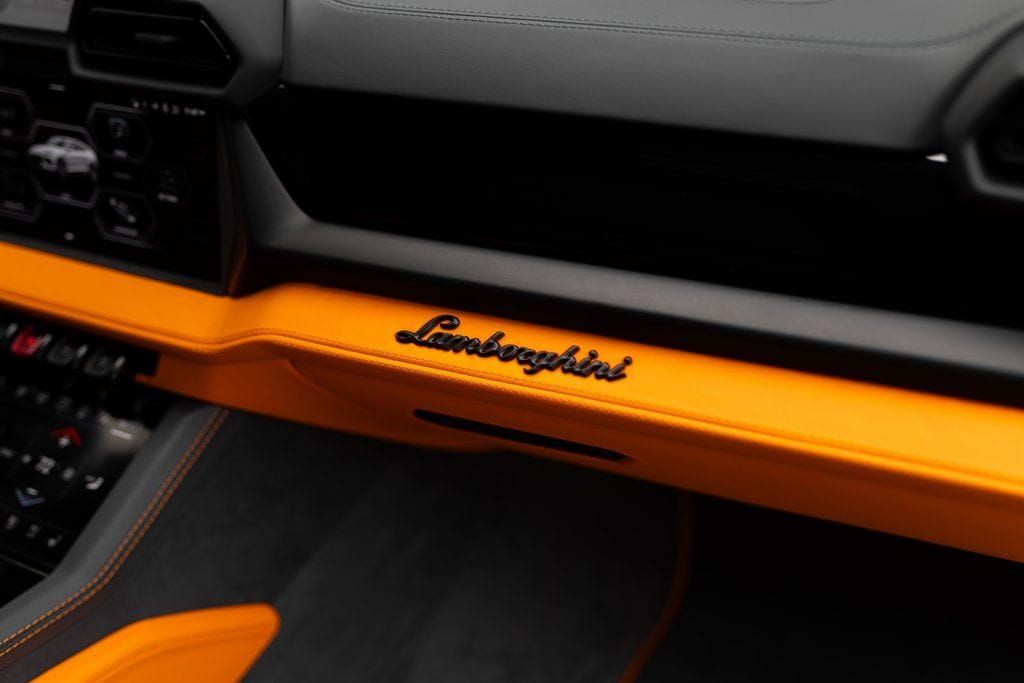 2025 Lamborghini Urus SE - Photo 30