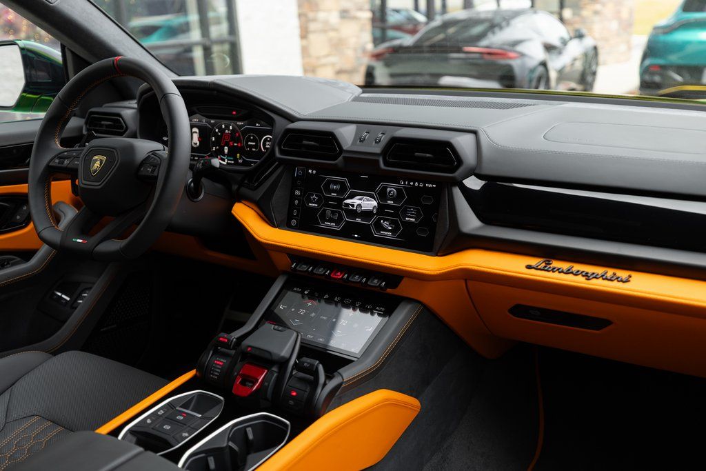 2025 Lamborghini Urus SE - Photo 19