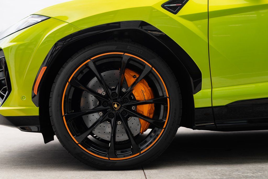 2025 Lamborghini Urus SE - Photo 16