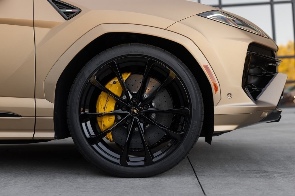 New 2025 Lamborghini Urus SE SUV