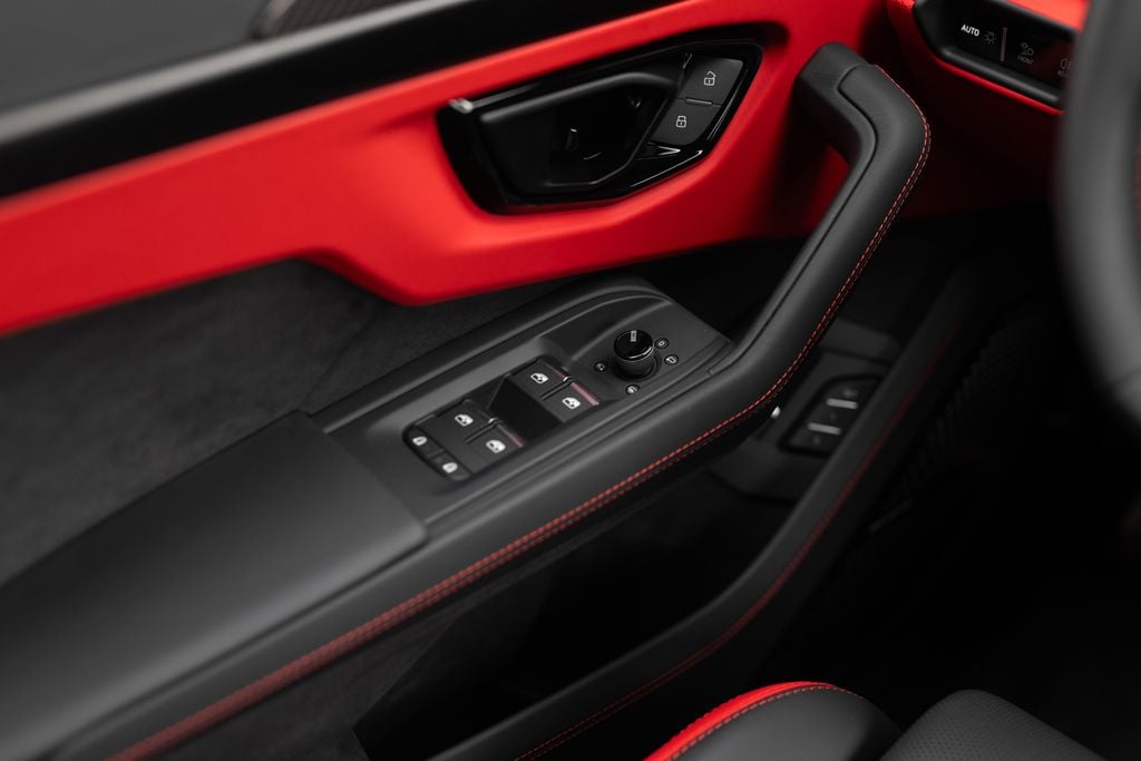 2026 Lamborghini Urus SE - Photo 33