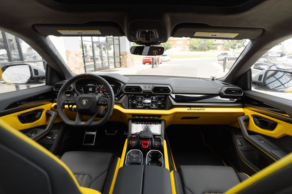 2026 Lamborghini Urus SE - Photo 22