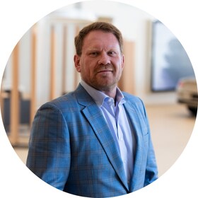 Staff member Tom Buckley from 7913706b9ec9