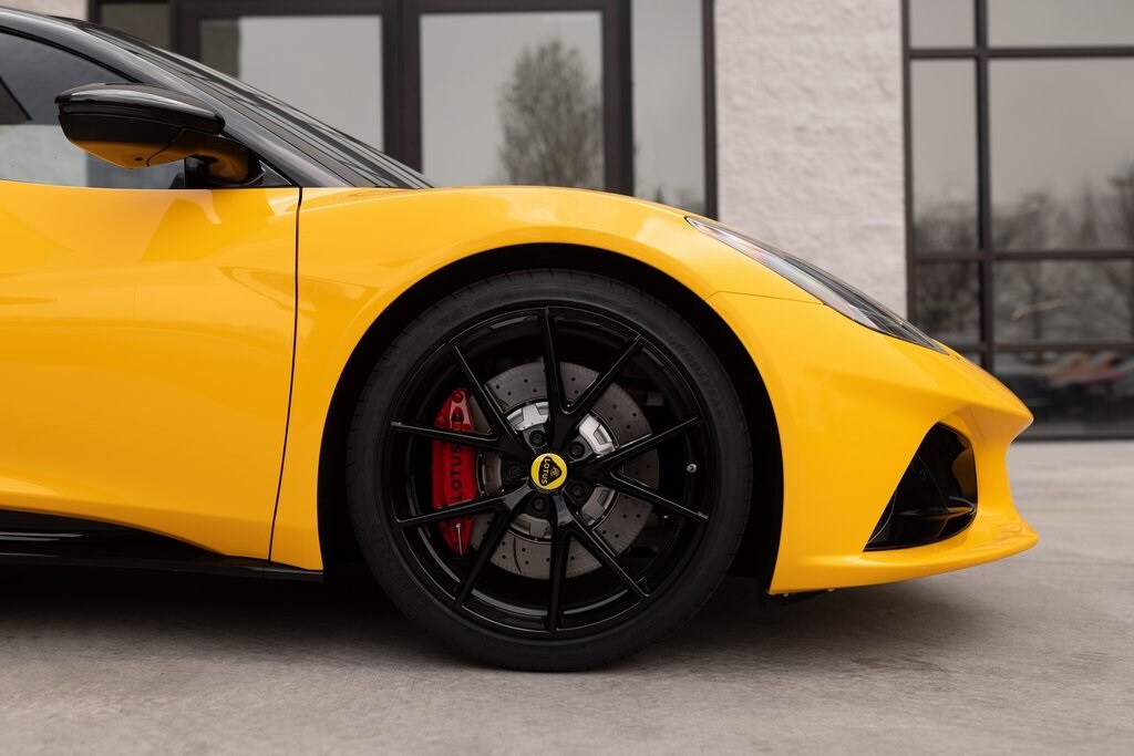 2024 Lotus Emira First Edition photo 2