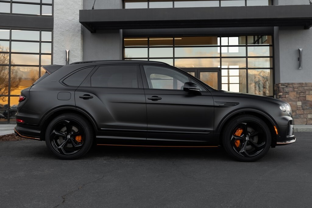 2025 Bentley Bentayga S photo 2