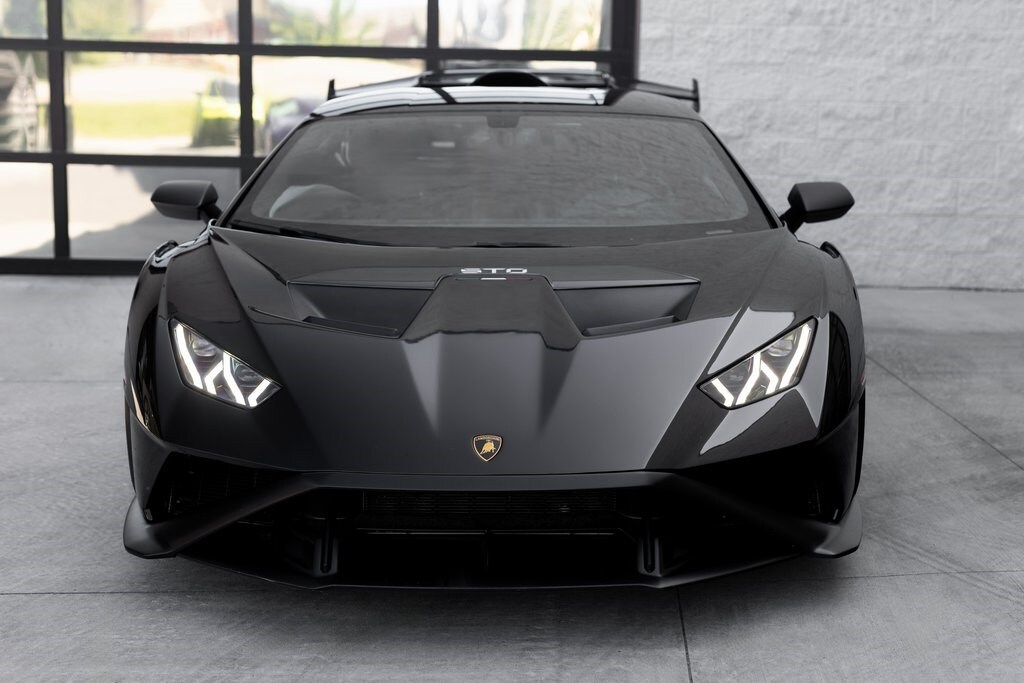 2022 Lamborghini Huracan STO photo 2