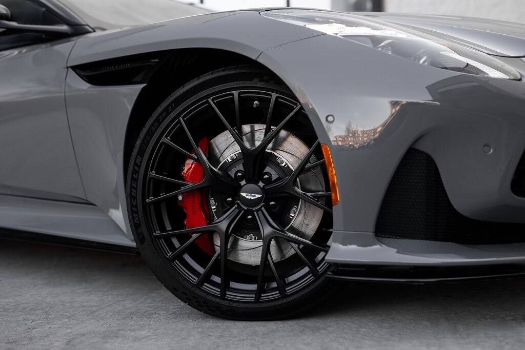 2025 Aston Martin DB12 AM5 photo 2