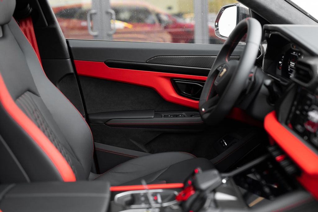 2026 Lamborghini Urus SE - Photo 29
