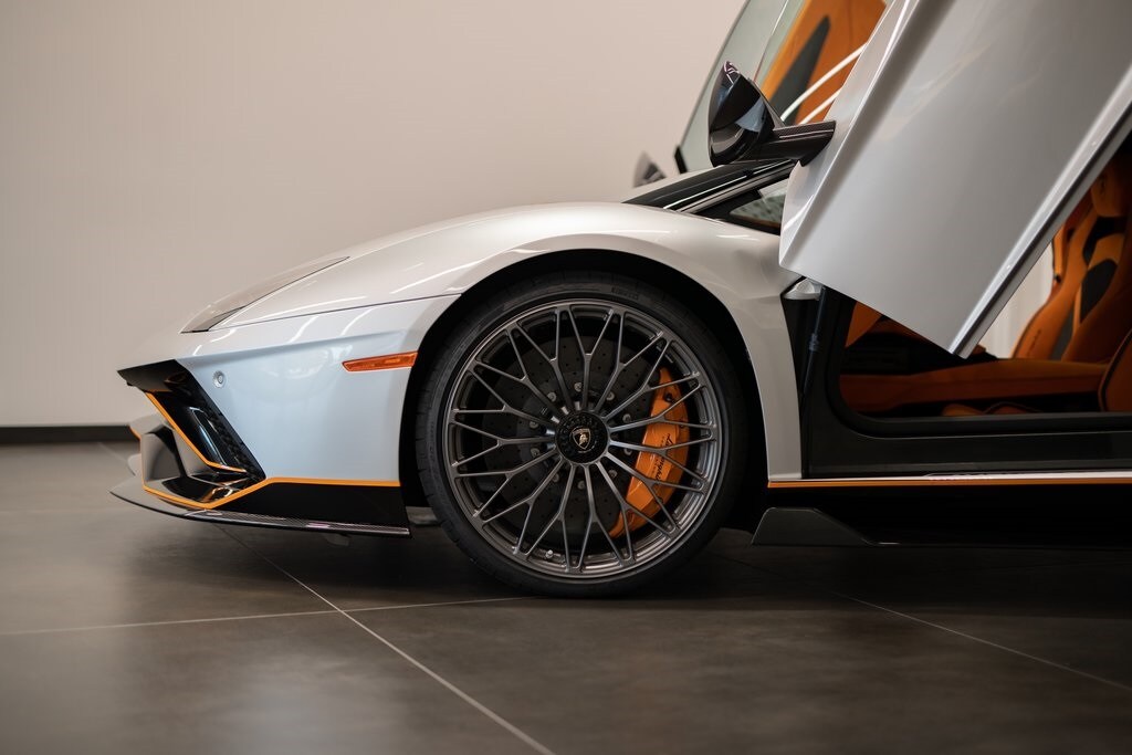 2022 Lamborghini Aventador LP 780-4 Ultimae Roadster photo 3
