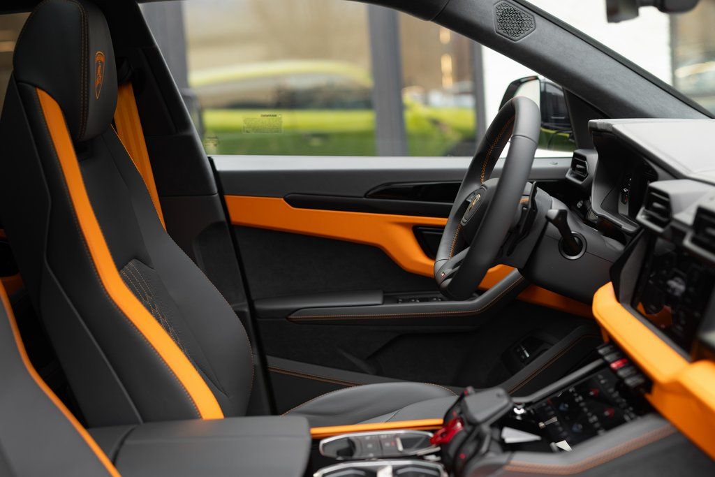 2025 Lamborghini Urus SE - Photo 26