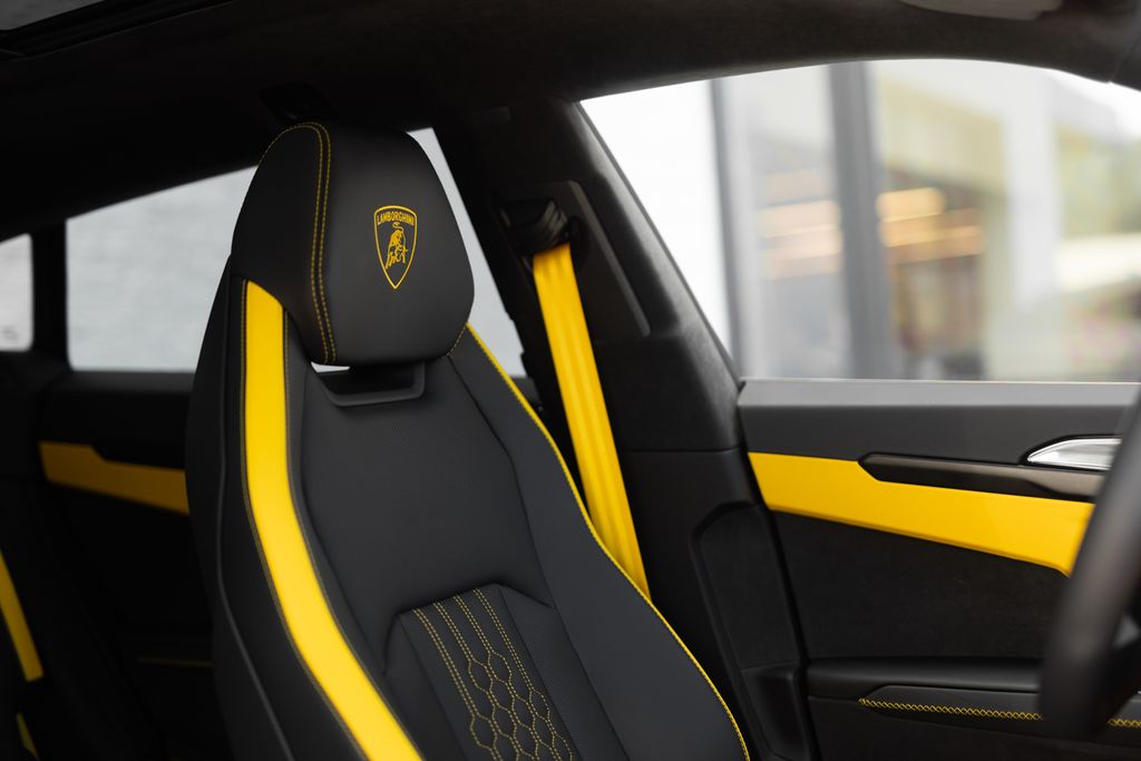 2026 Lamborghini Urus SE - Photo 35
