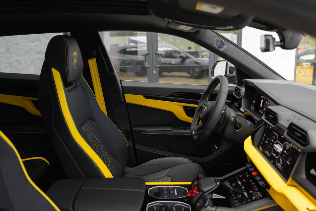 2026 Lamborghini Urus SE - Photo 18