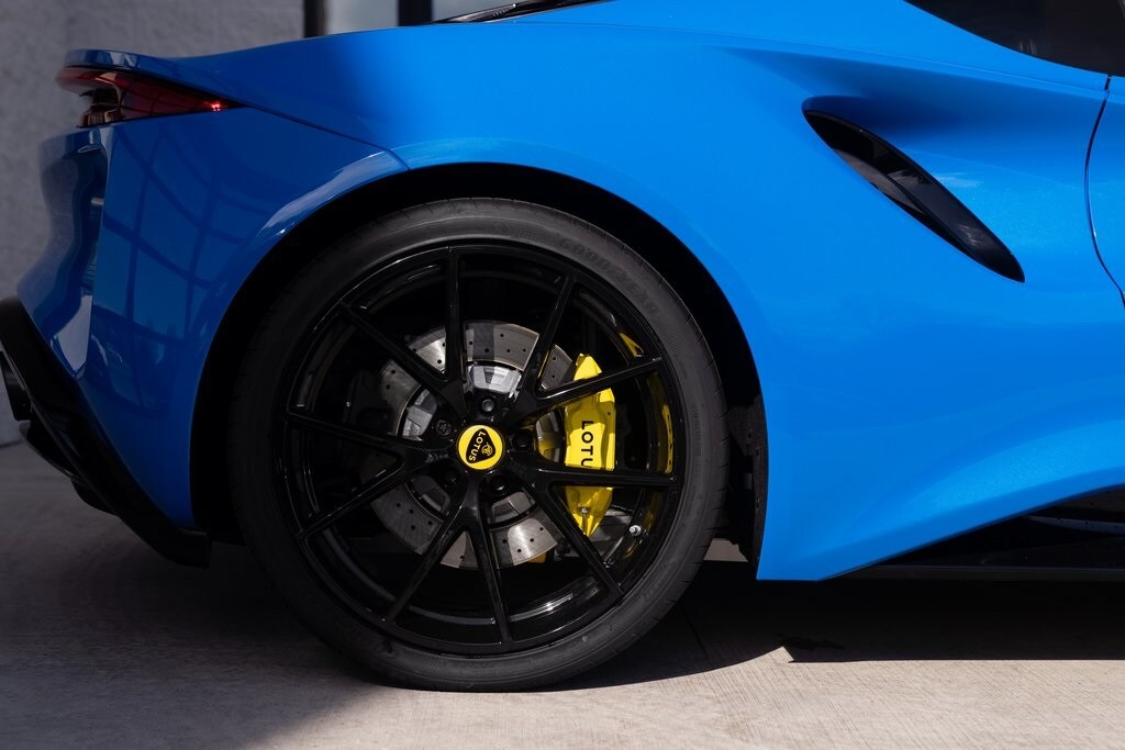 2025 Lotus Emira photo 3