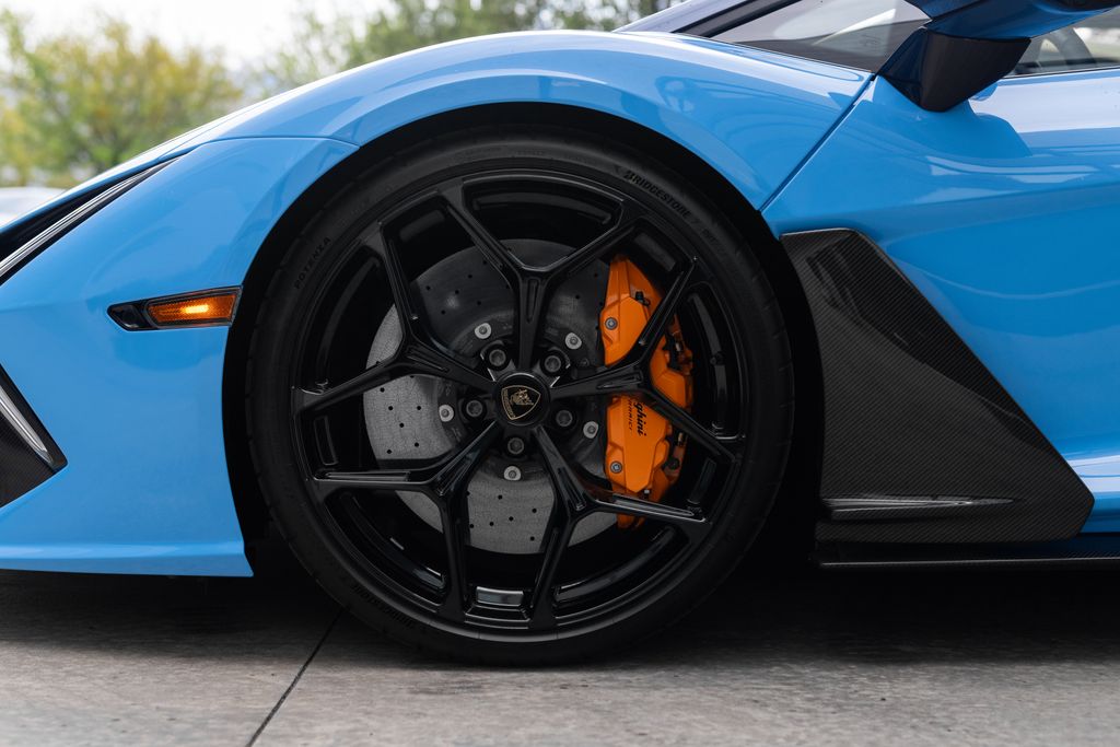 2026 Lamborghini Revuelto Base - Photo 15