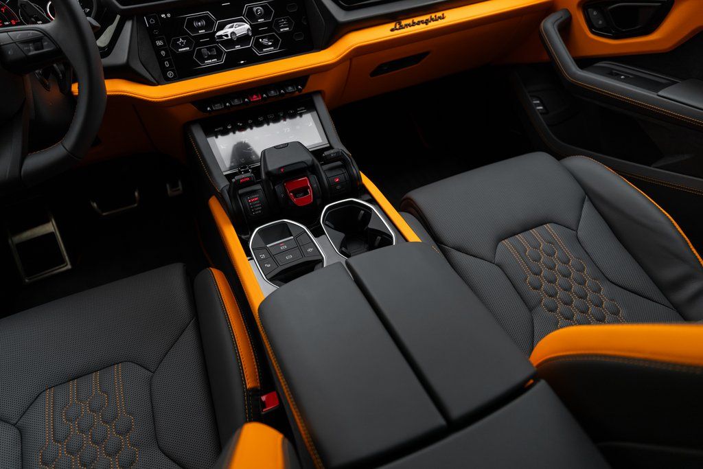 2025 Lamborghini Urus SE - Photo 45