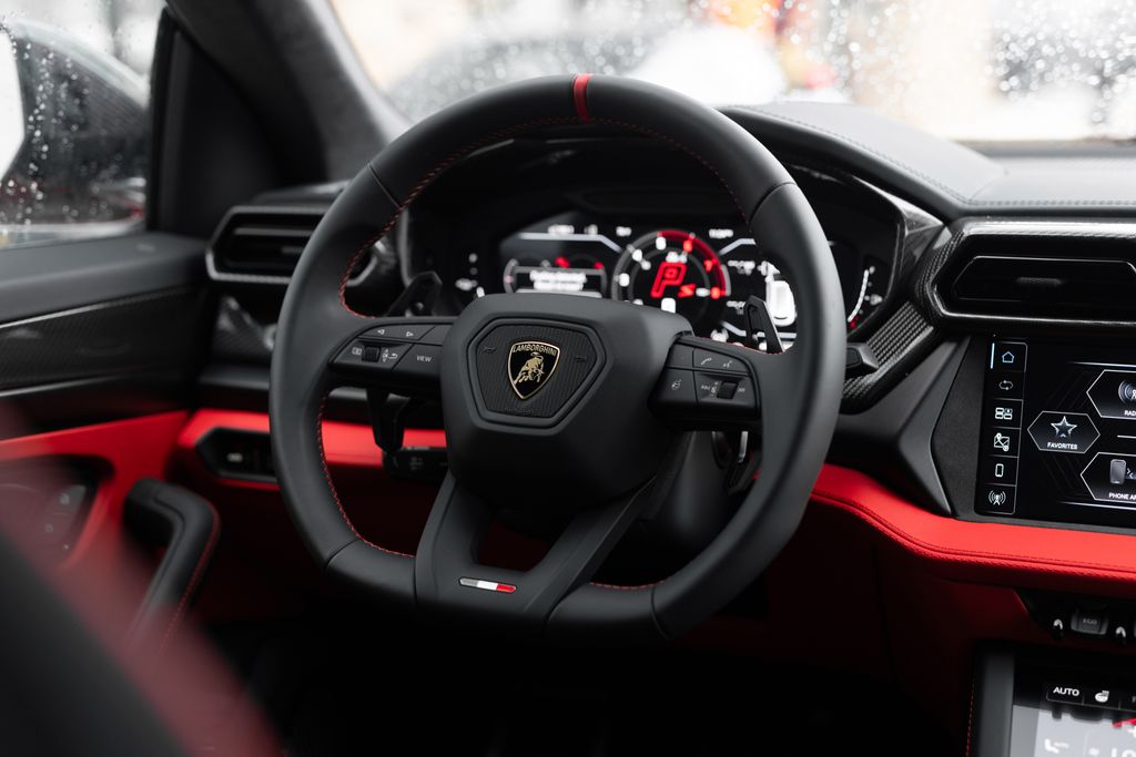 2026 Lamborghini Urus SE - Photo 16