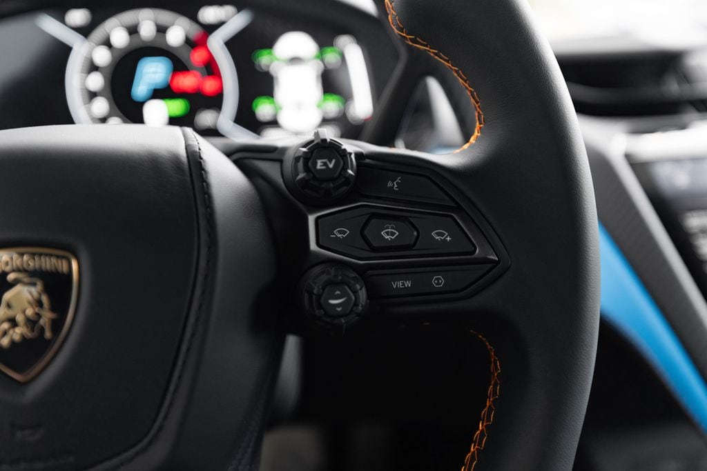2026 Lamborghini Revuelto Base - Photo 45