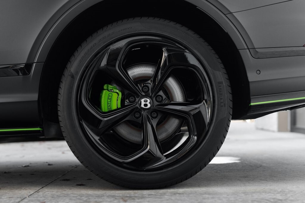 2025 Bentley Bentayga S photo 4