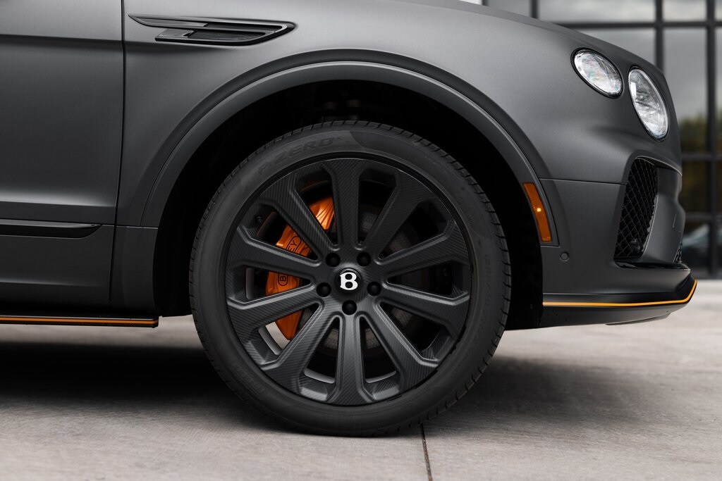 2025 Bentley Bentayga S photo 3