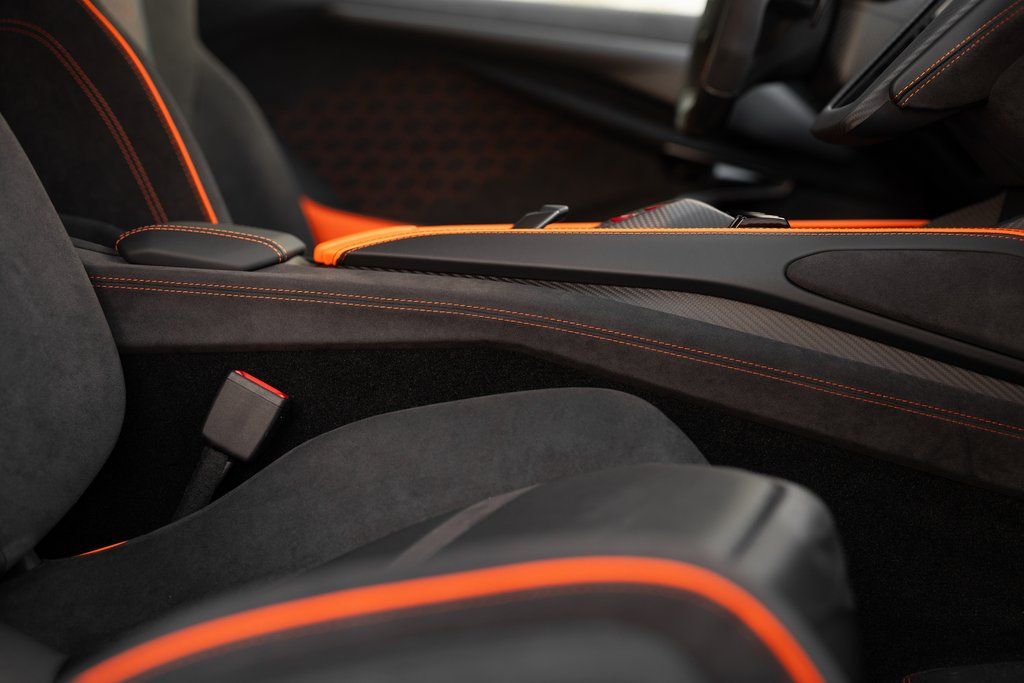 2026 Lamborghini Revuelto Base - Photo 35