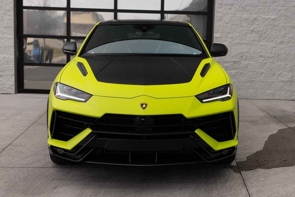 2024 Lamborghini Urus Performante photo 2