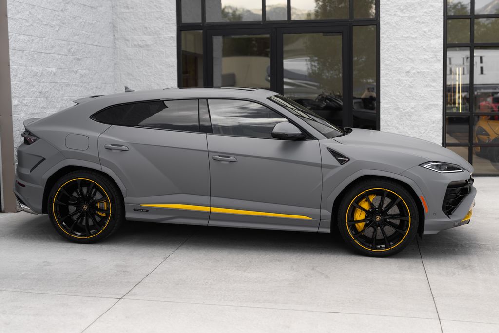 2026 Lamborghini Urus SE - Photo 7